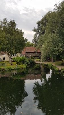 Pull's ferry. A 15th century water gate and ferry house
JPG 2268 x 4032  Pixels (9.14 MPixels) (9:16)
Keywords: Norwich